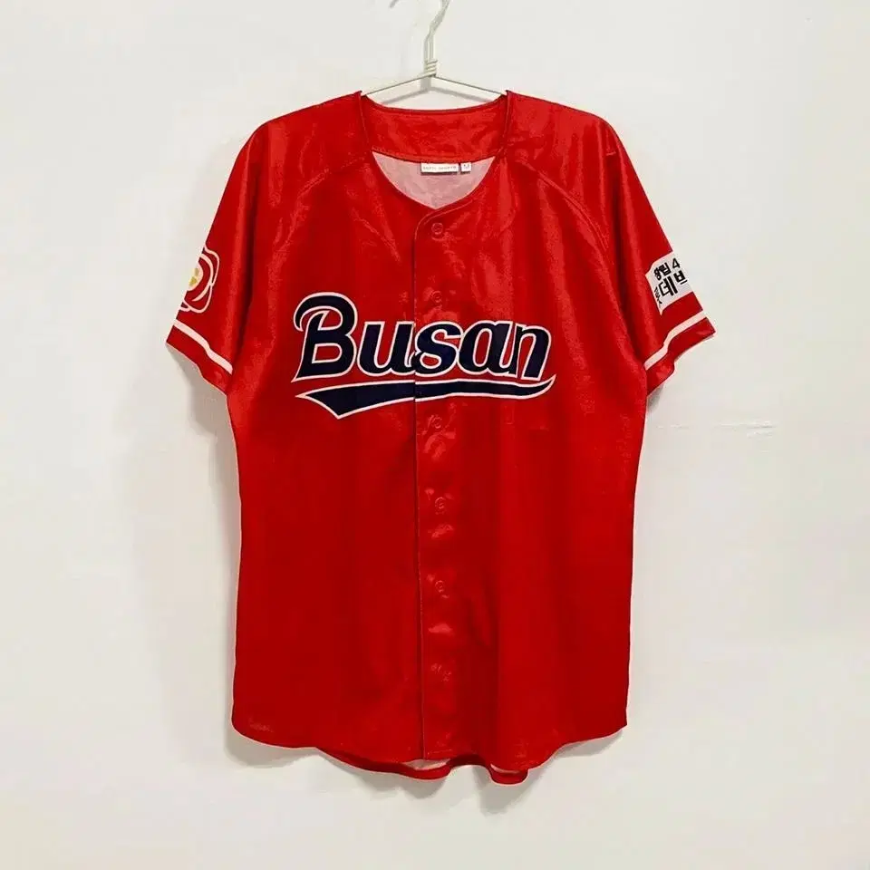 4。 ロッテジャイアンツ釜山カメリアユニフォームが販売されています。
